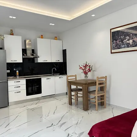 Domus Lola - *